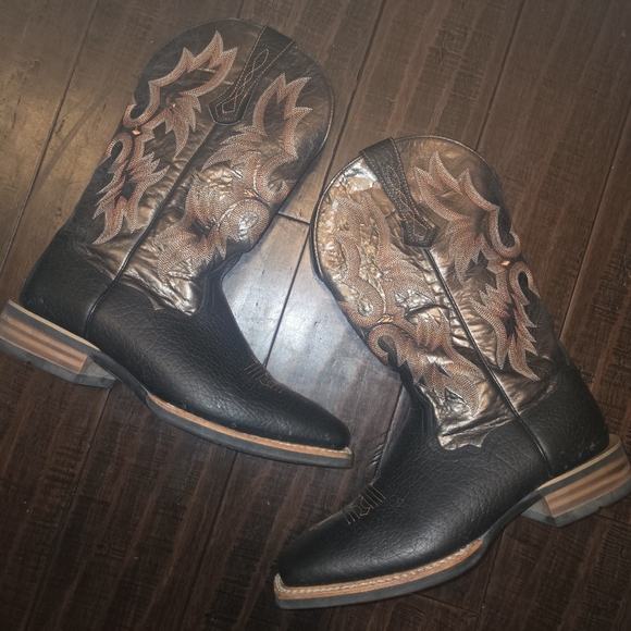 Ariat Black Leather Tombstone Western Cowboy Boots with Embroidered Design 10.5 - Picture 9 of 15